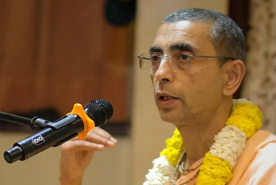 Temple kirtan hall