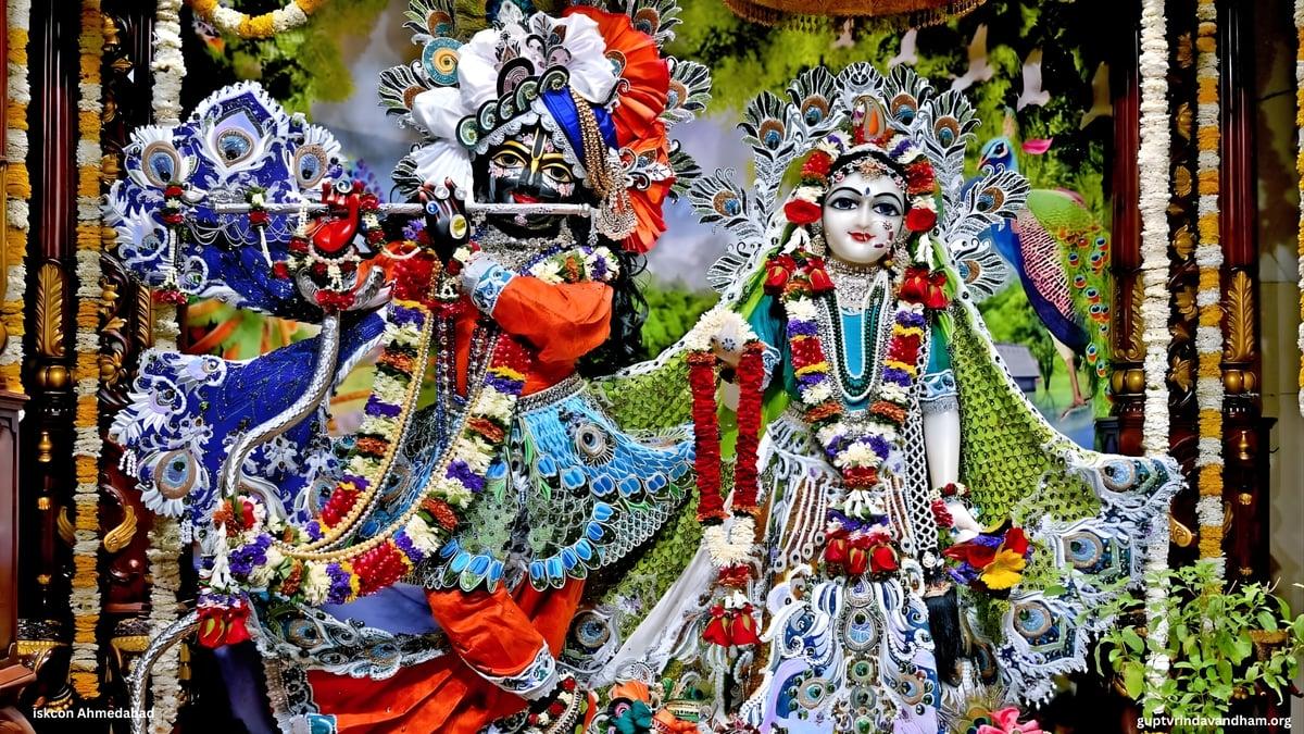 Radha Madhav Deity Wallpaper