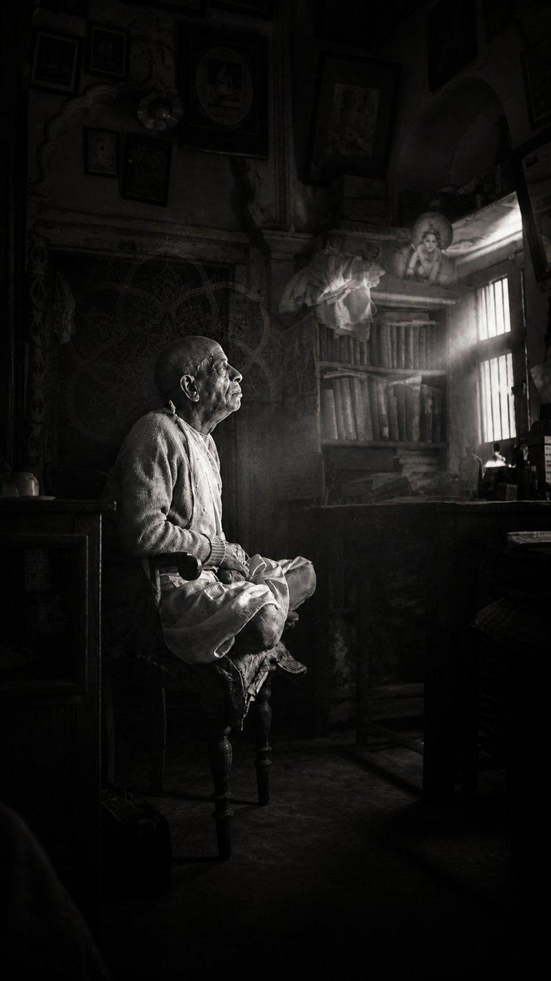 Srila Prabhupada Black and White Wallpaper
